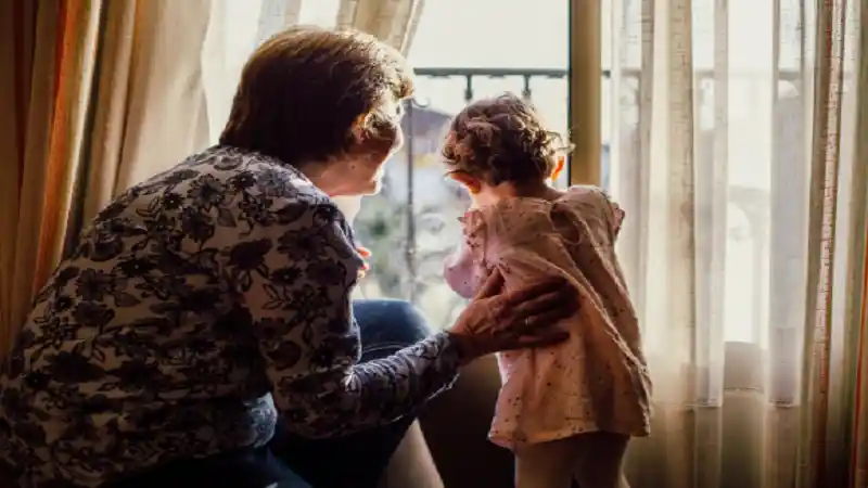 Meaningful Ways to Honor and Remember a Parent During the Grieving Process